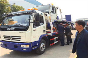 康定汽车道路救援拖车价格
